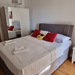 Apartments Anica 2